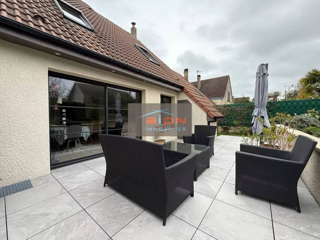 Maison à SAINT-ETIENNE-DU-ROUVRAY