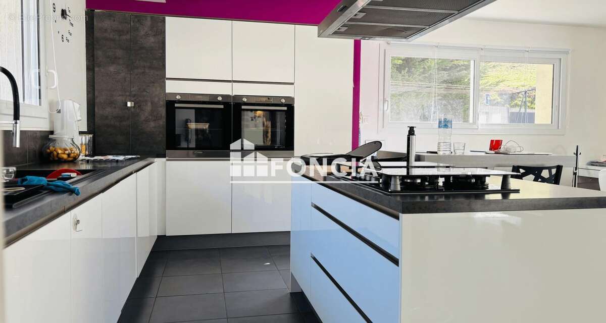 Maison à SAINT-MARTIN-D'URIAGE