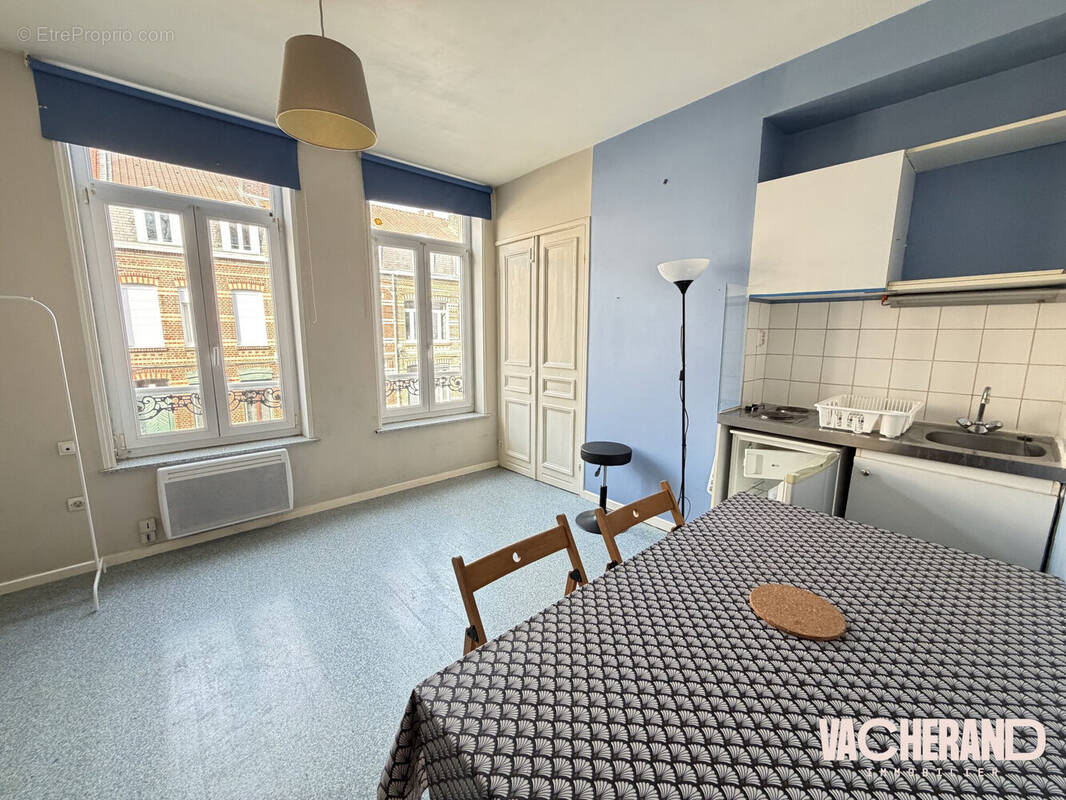 1 er coté rue - Appartement à LILLE