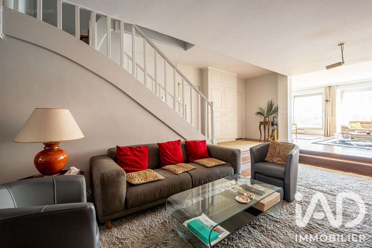 Appartement 218 m² à Paris-16e  - photo 6