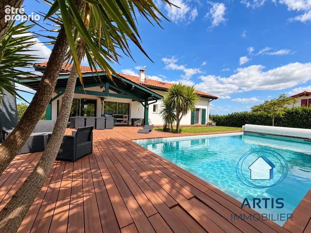 Photo Maison à Souraide au prix de 714 000€