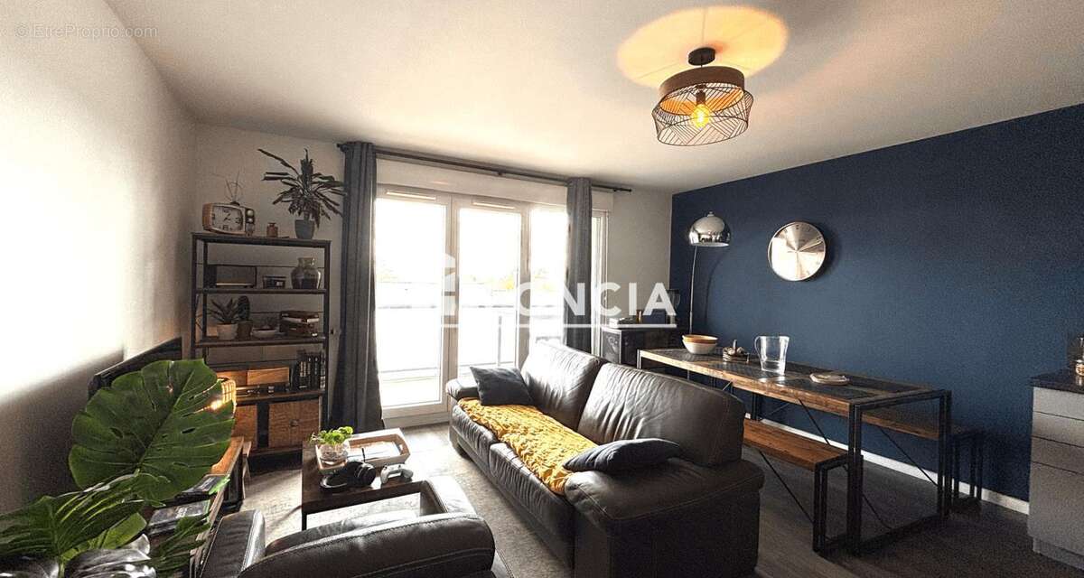 Type 3 en duplex avec stationnement - libre de toute occupation - Thorigné Fouillard - photo 2