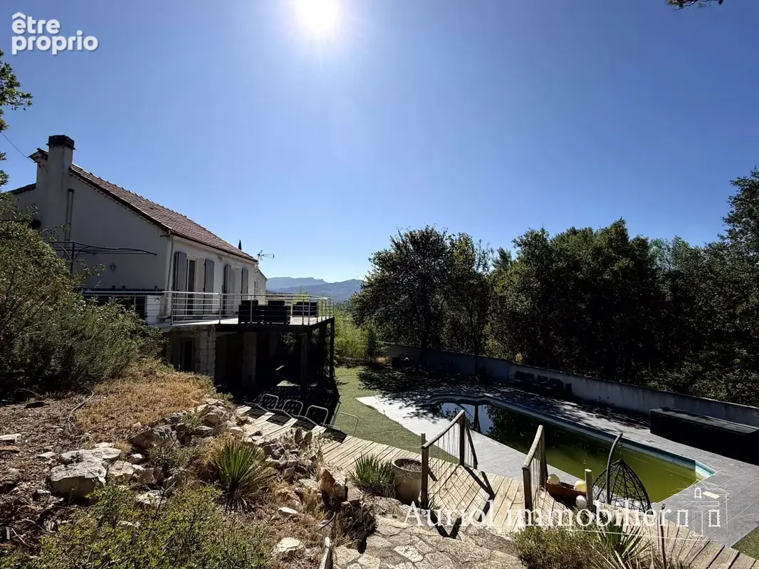 PEYPIN Villa 2 logements sur 3200 m2 terrain avec piscine et garage - photo 18