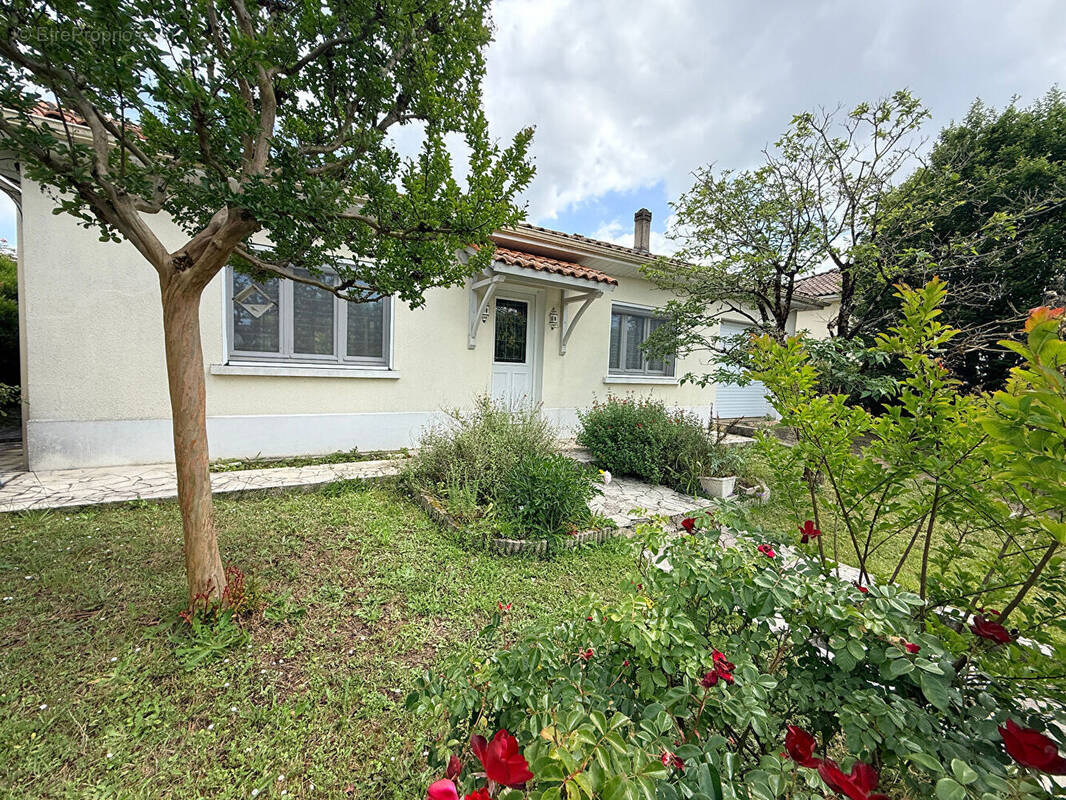 Maison à LINARS