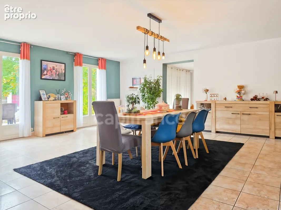 Un véritable espace de vie familial à Lombron : 210 m² et près de 3 000 m² de terrain - photo 4