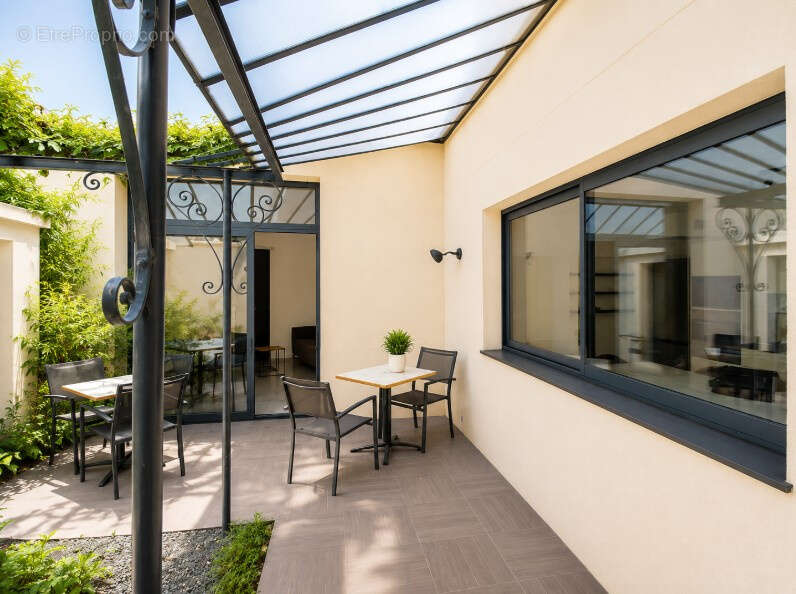 Maison 138 m² à Talence  - photo 2