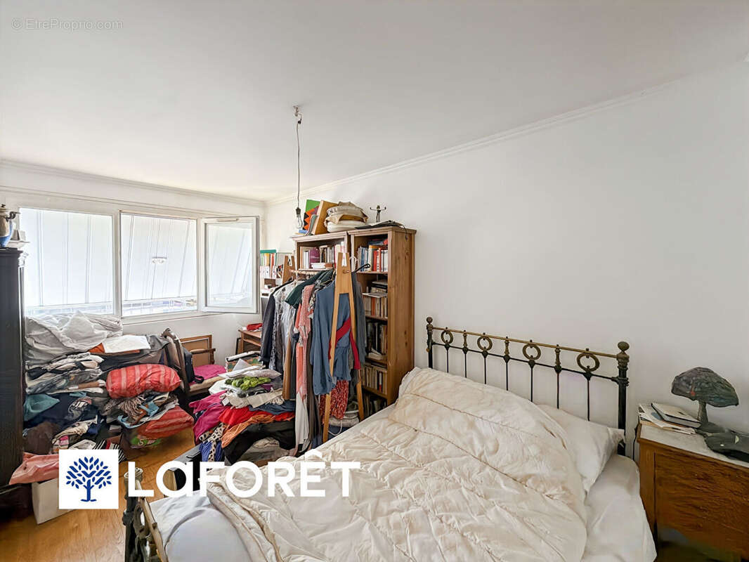 Appartement T4 à vendre à RIS ORANGIS - photo 2