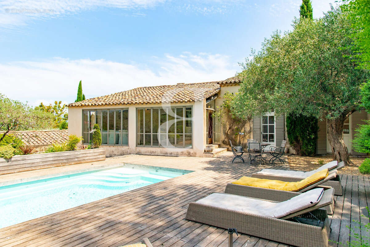 Maison 175 m² à Oppede  - photo 5