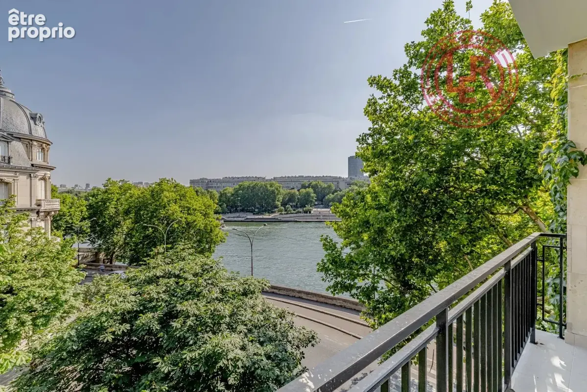 Paris 4ème - Ile Saint-Louis - Quai Henri IV - Appartement de 83m2 avec balcon, belle vue Seine, lumineux - photo 3