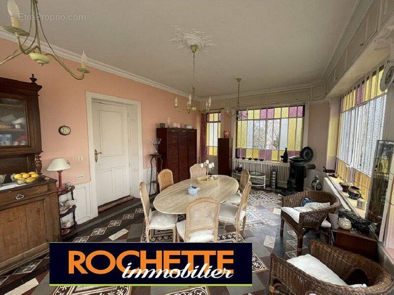 Maison à MONTROND-LES-BAINS