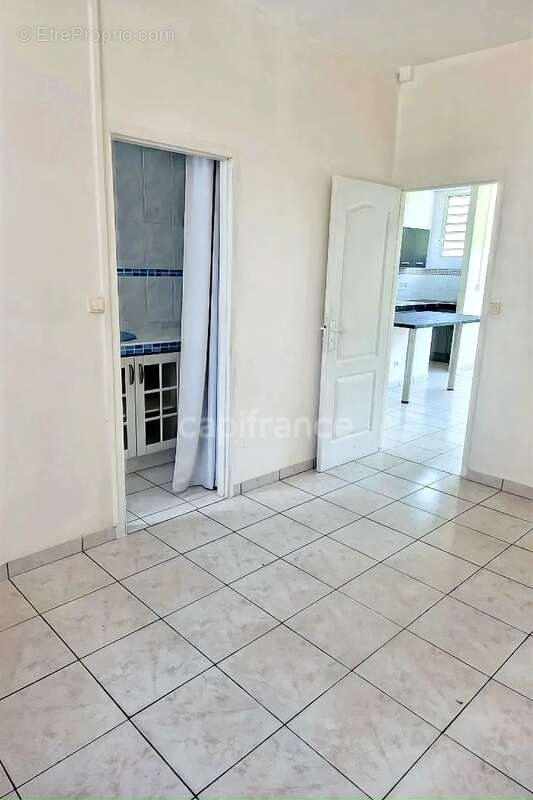 Appartement T2 lumineux au calme – Centre-ville de Cayenne - photo 4