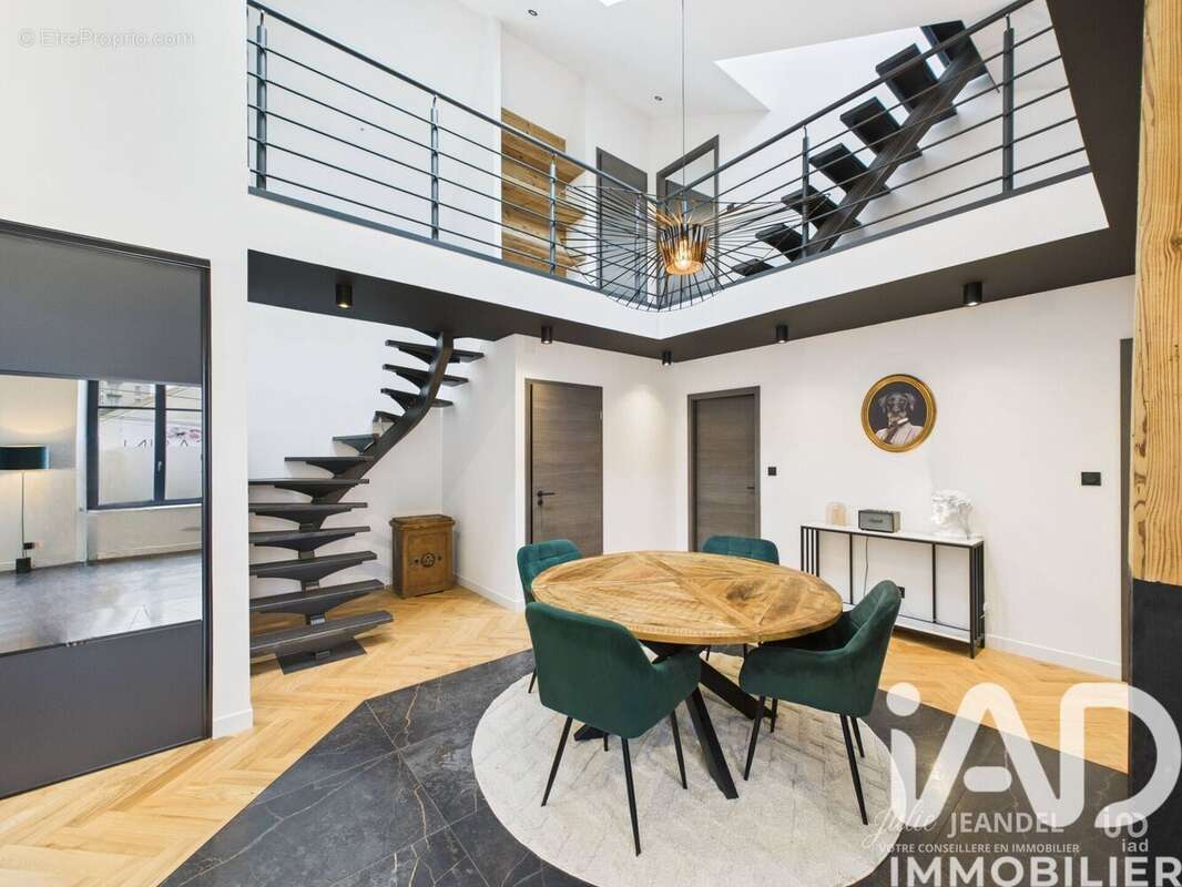 Photo 3 - Commerce à REMIREMONT