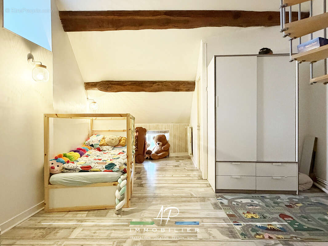 Ensemble immobilier de caractère avec maison rénovée et seconde maison à réinventer - photo 12