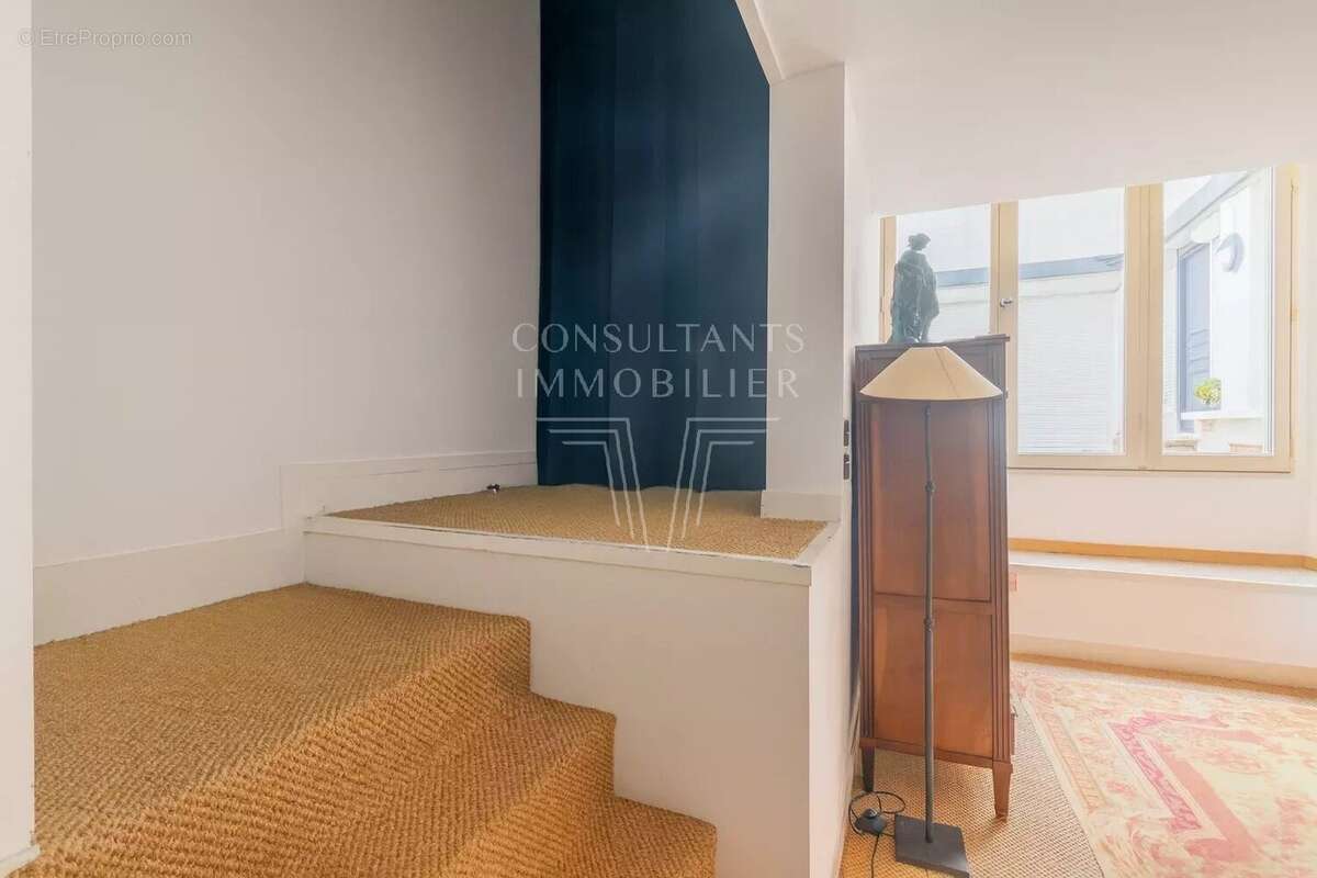 Appartement à PARIS-7E