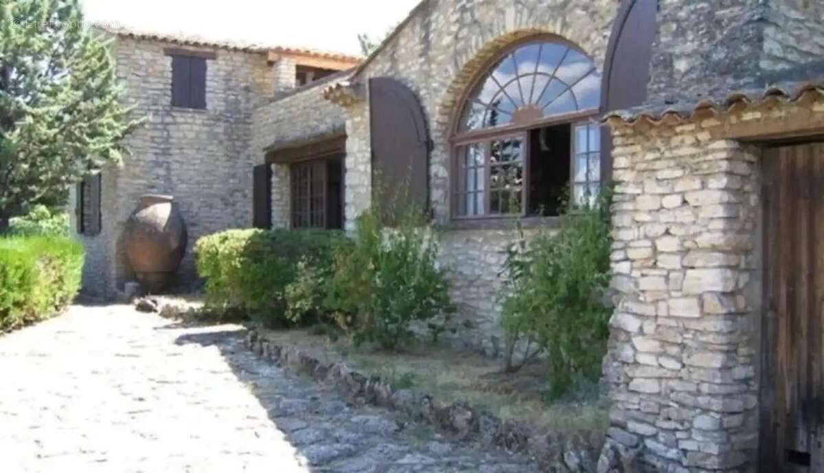 Maison à BONNIEUX