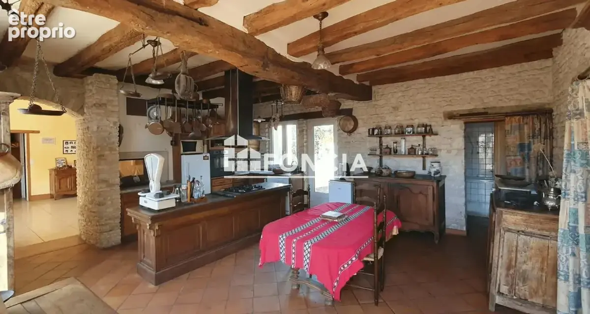 Maison de caractère en pierres et un chai indépendant à rénover - photo 3