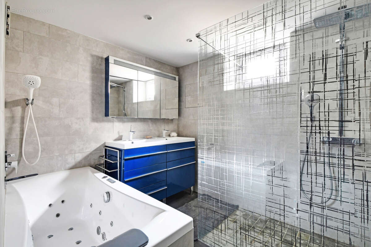 Maison à SAINT-MAUR-DES-FOSSES