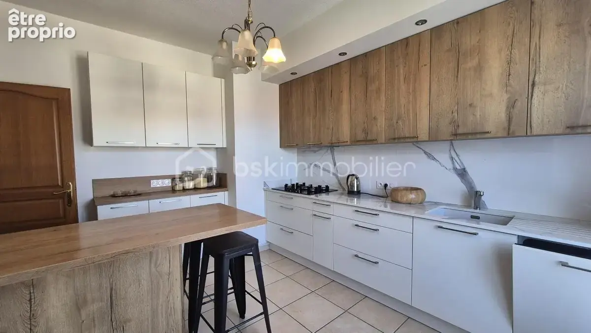 A vendre maison de ville 3 faces de 138m² sur terrain de 250m² a elne - centre ville - cinq chambres - garage exceptionnel - ver - photo 8