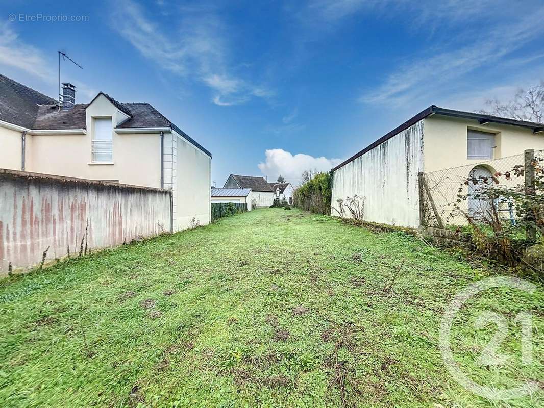 Terrain à MALAY-LE-GRAND