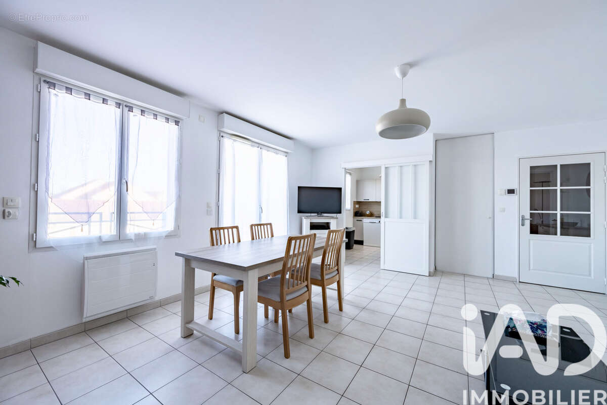 Photo 2 - Appartement à JUILLY