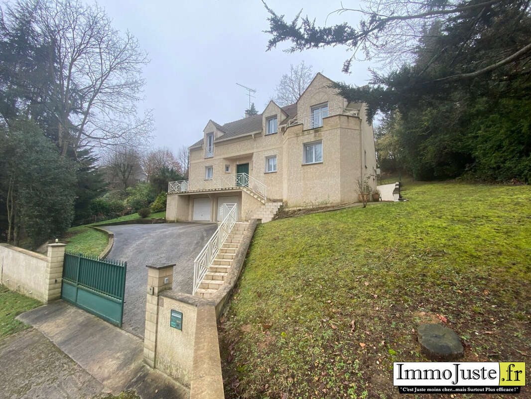 Maison à LES ESSARTS-LE-ROI