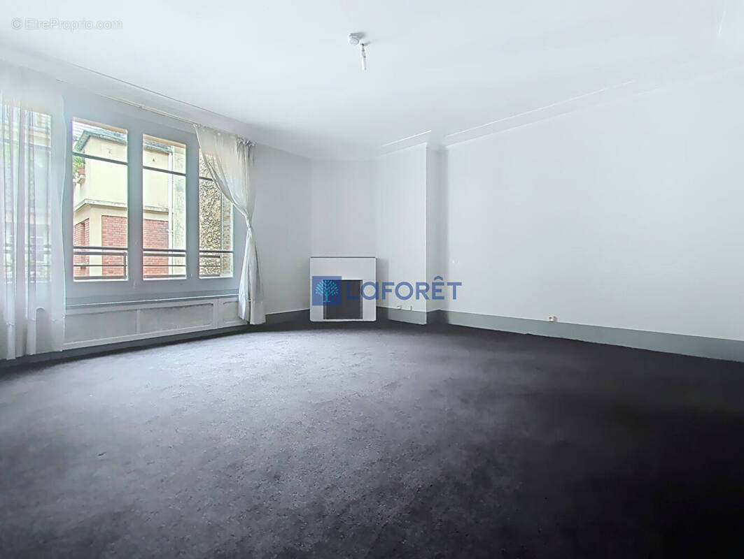 Appartement à PARIS-2E