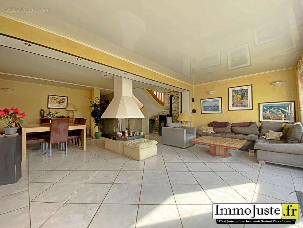 Maison à LES ESSARTS-LE-ROI