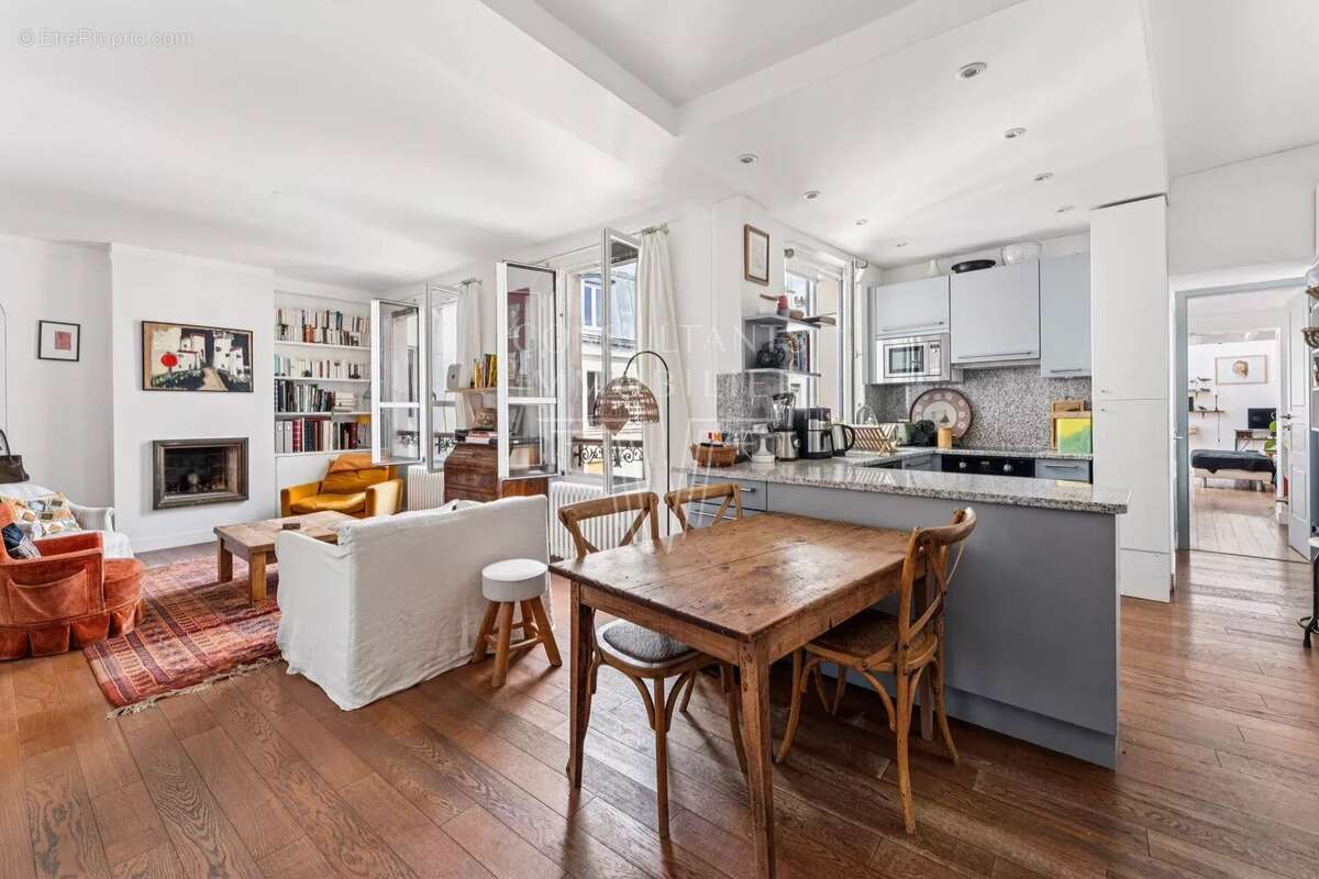 Appartement à PARIS-14E