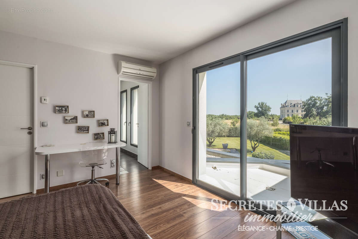 Bouliac villa contemporaine 287m2 avec vue et s/sol 150m2 - photo 11