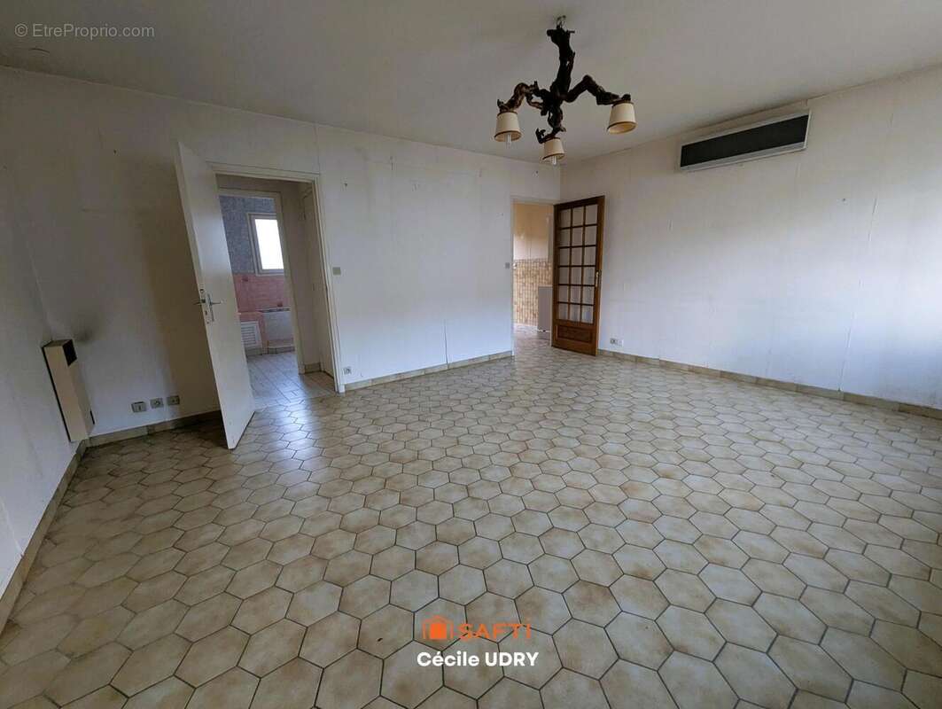 Photo 2 - Maison à PARCAY-MESLAY