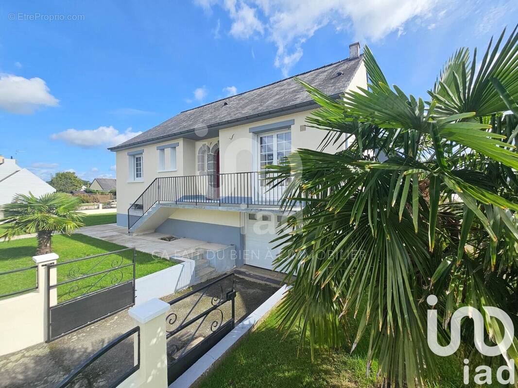 Photo 1 - Maison à SAINT-MEEN-LE-GRAND