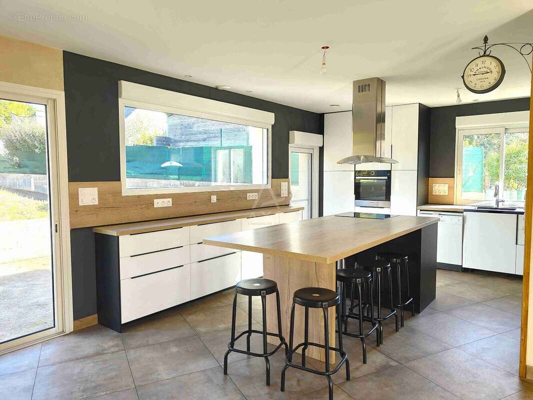 Maison à LA CHAPELLE-SAINT-LAUD