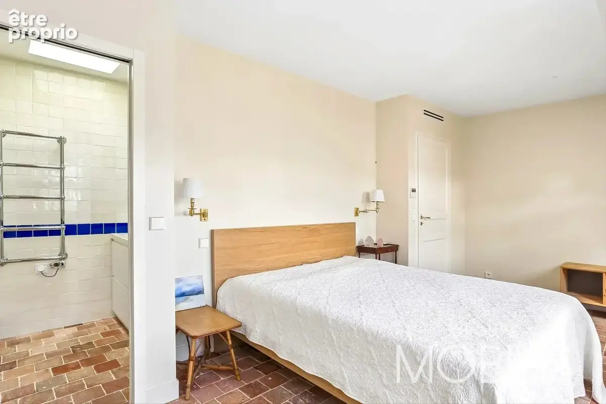 75002 montorgueil - appartement 76,74m2 au sol (65,01m2 carrez) dernier étage - ascenseur - 2 balcons - calme absolu - 1 chambre - photo 8