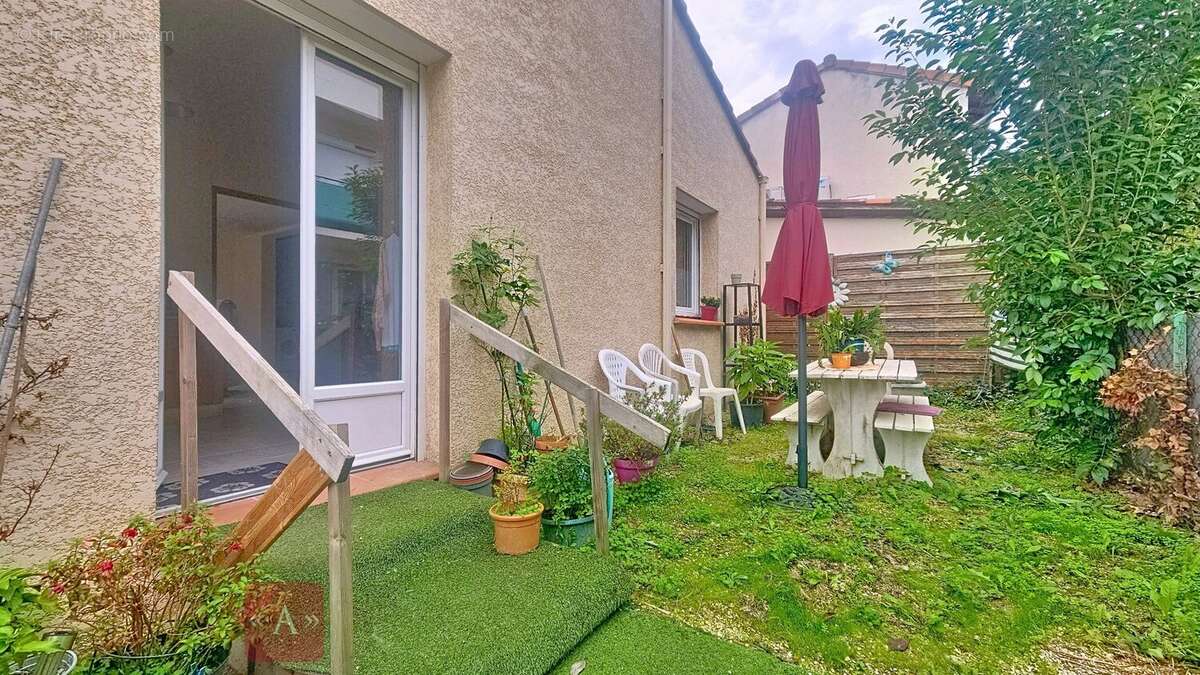 Appartement à SAINT-SULPICE