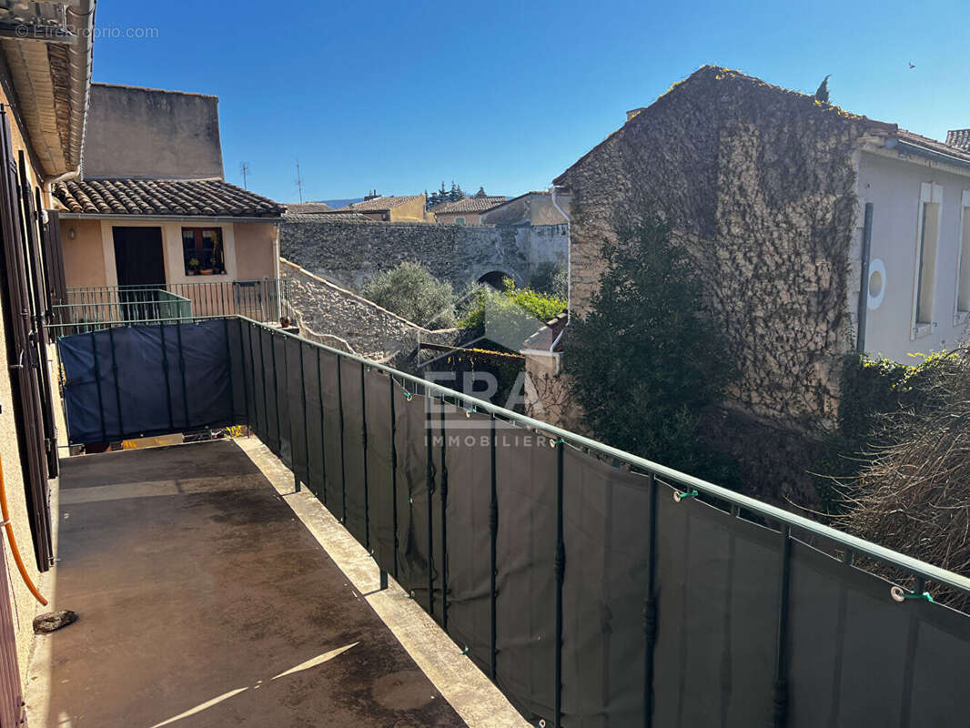 Appartement à L'ISLE-SUR-LA-SORGUE