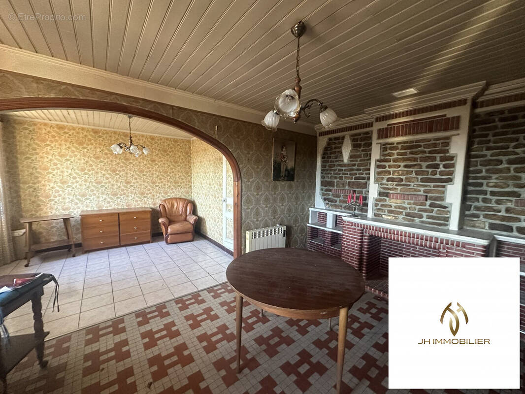 Maison à DURAVEL