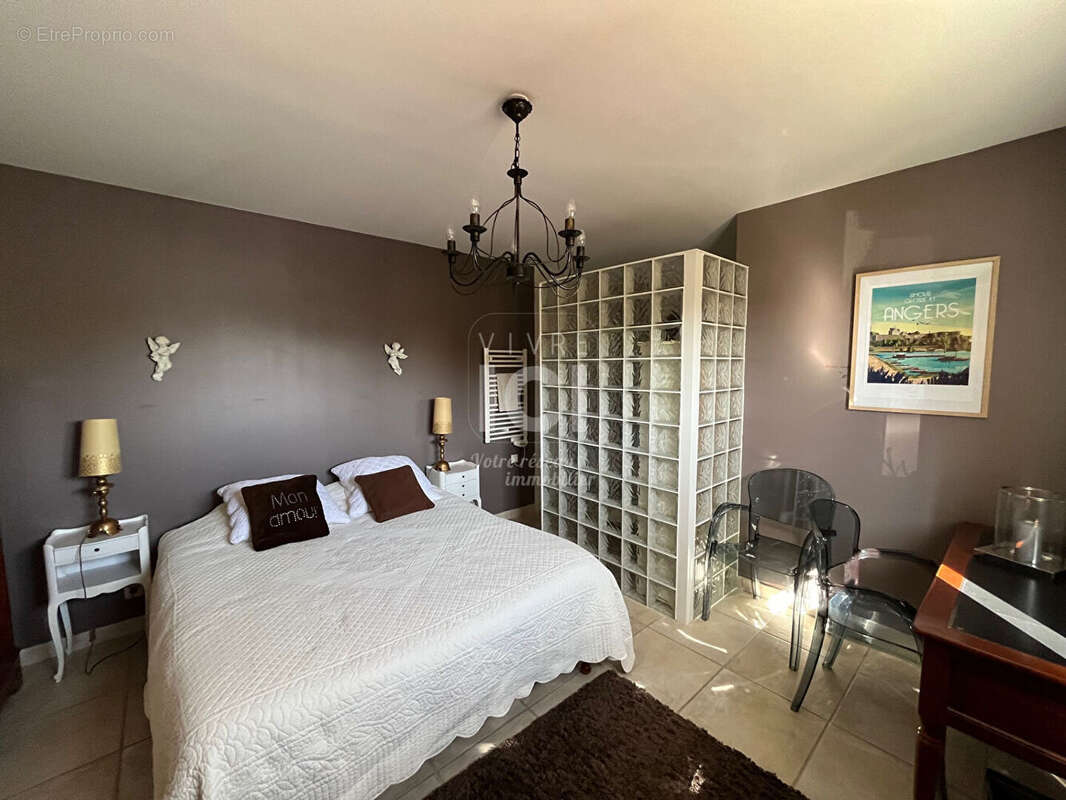 Maison à LA CHAPELLE-BASSE-MER