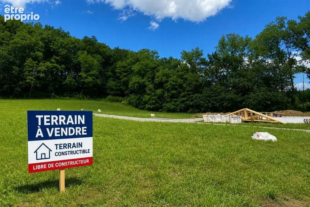 Terrain à CAUNEILLE