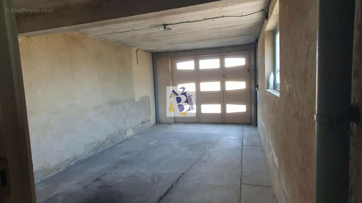 Maison à MAGNAC-SUR-TOUVRE