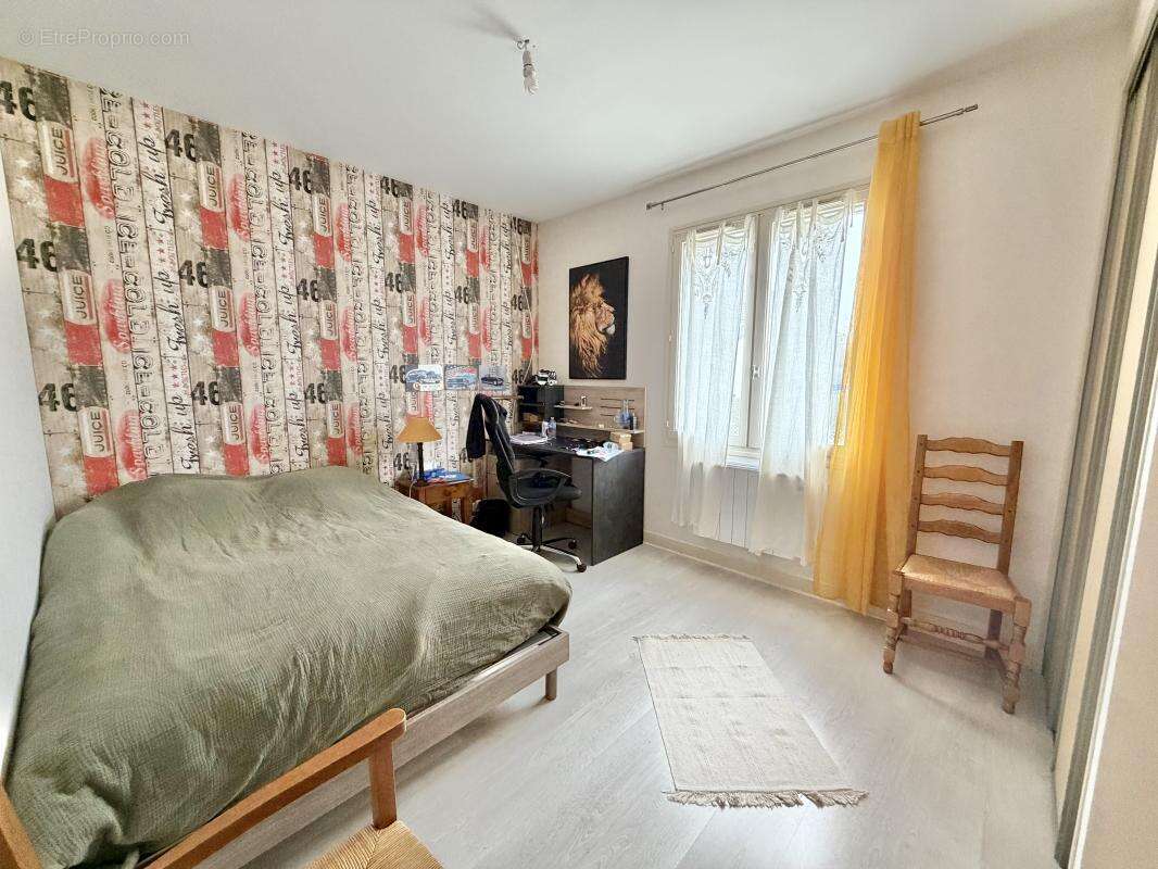 Maison à COURS-LES-BARRES