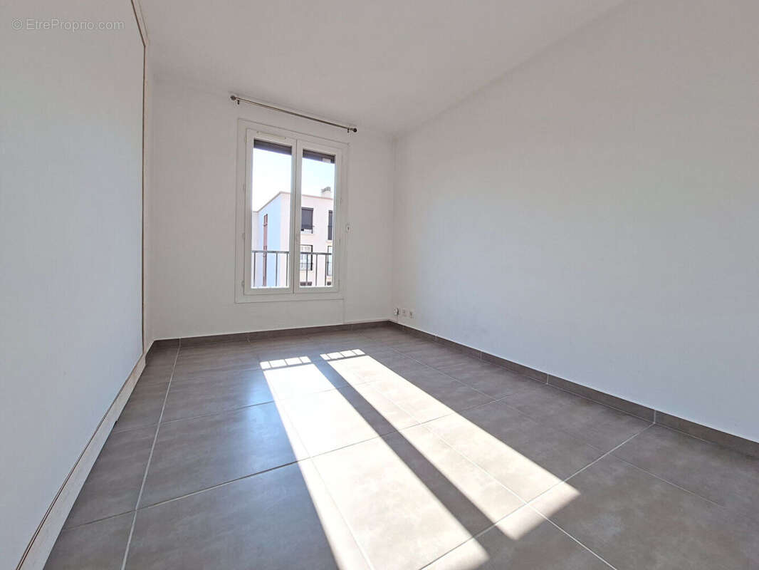 Perpignan T4 de 69,6m2 avec balcon, cave et parking - photo 6