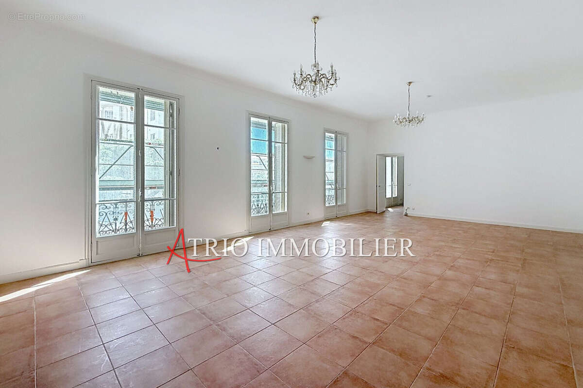 Appartement à MENTON
