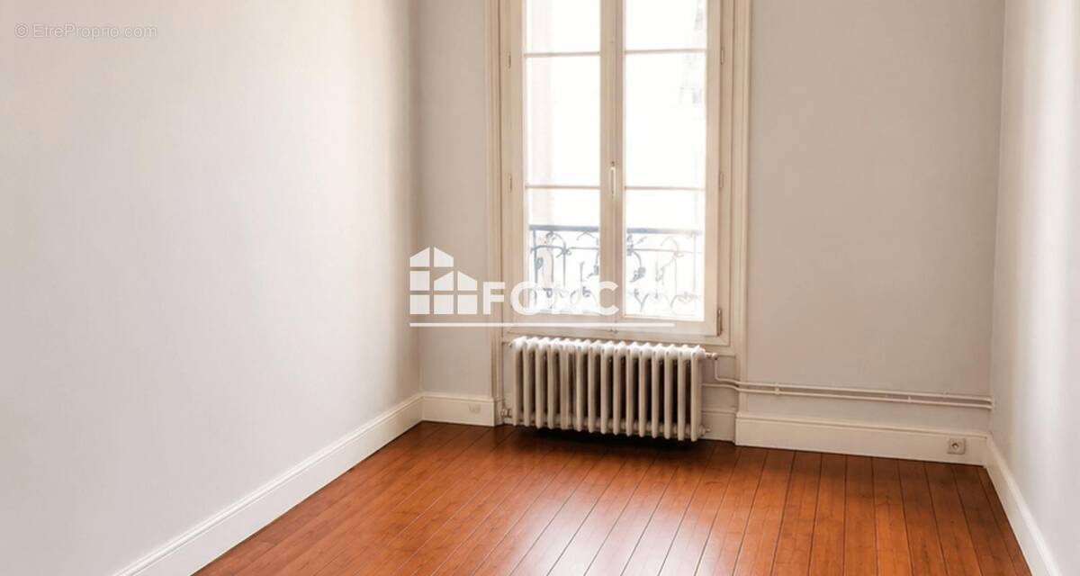Appartement à PARIS-11E