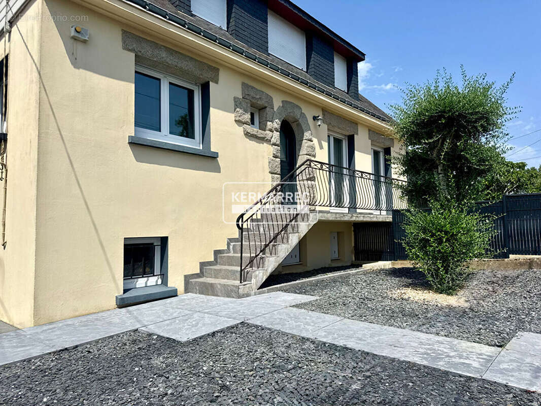 Maison à LOCQUELTAS