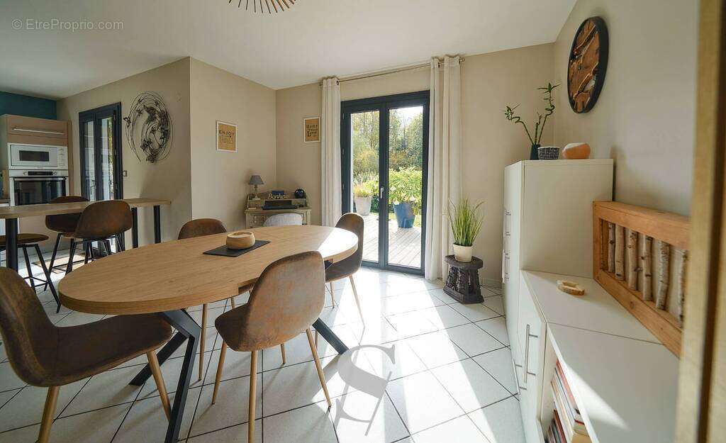 Maison à DINGY-SAINT-CLAIR