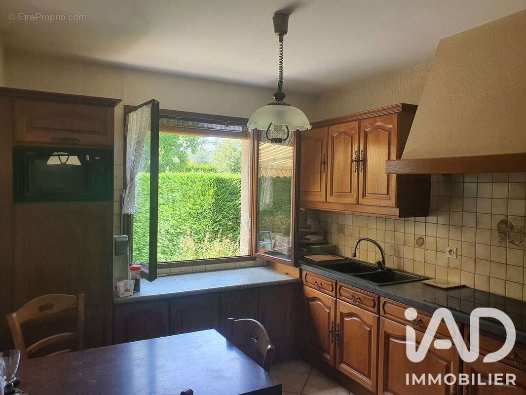Maison 88 m² à Villeneuve-La-Guyard  - photo 2