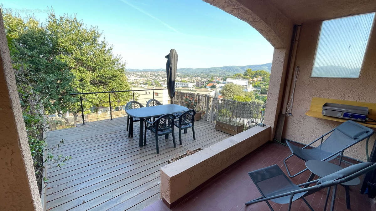 Appartement à SIX-FOURS-LES-PLAGES