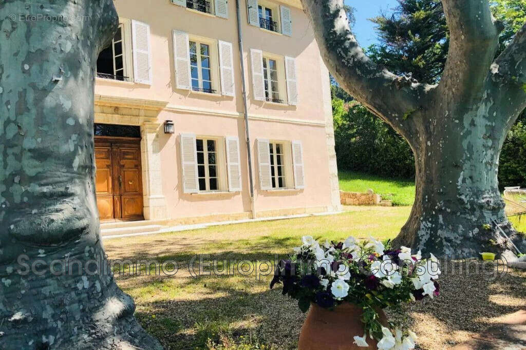 Maison à AUPS