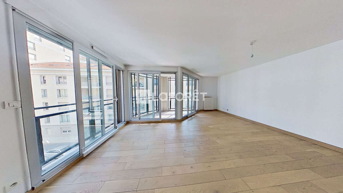 Appartement à LYON-8E