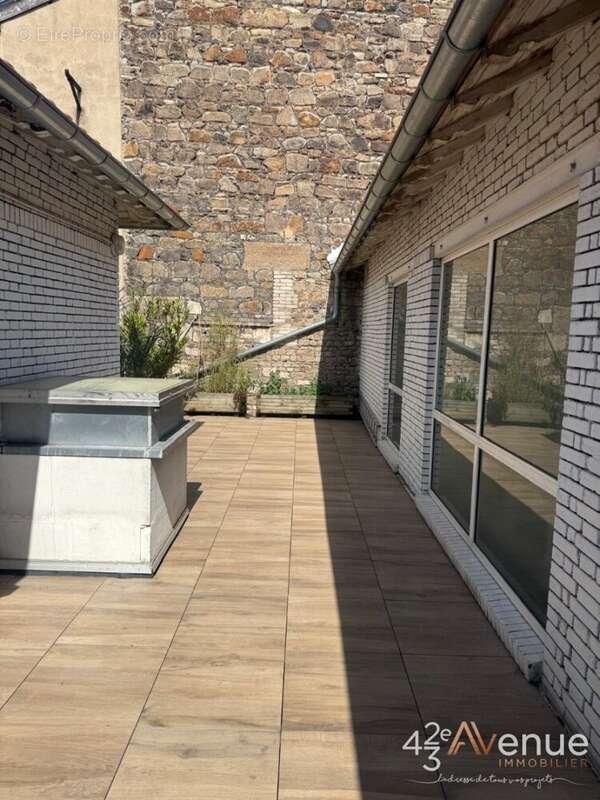 Appartement à SAINT-ETIENNE